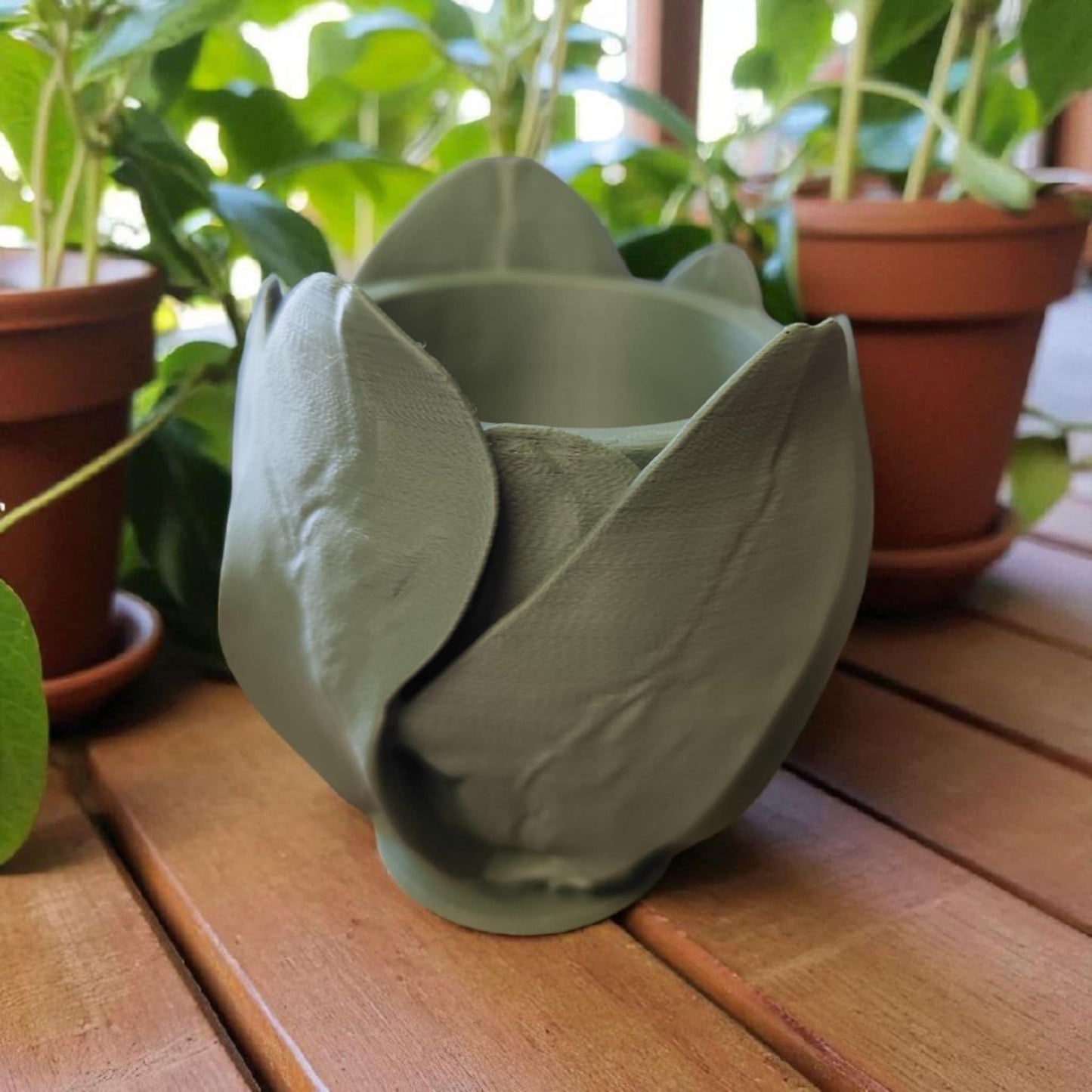 Leafy Pot – Nature Inspired Design