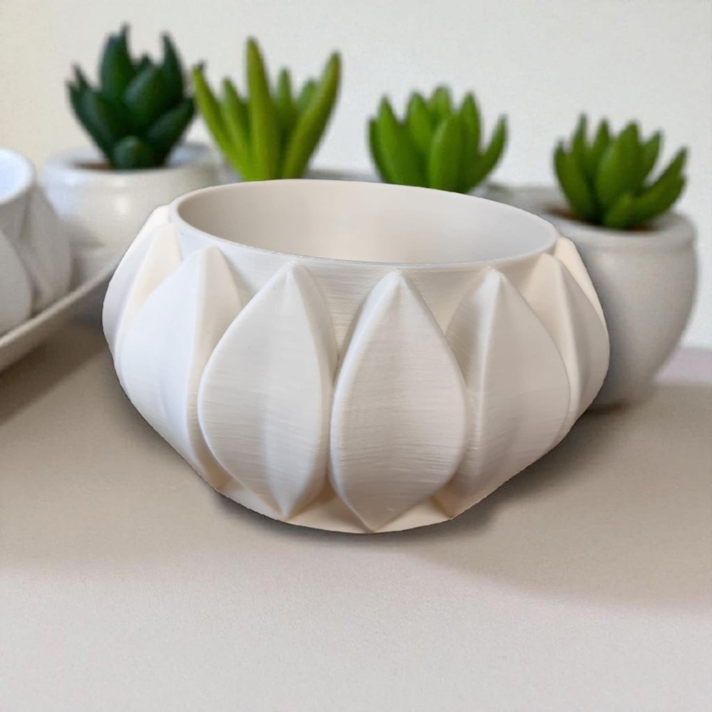 Sinister Select Leaf Plant Pot inc tray