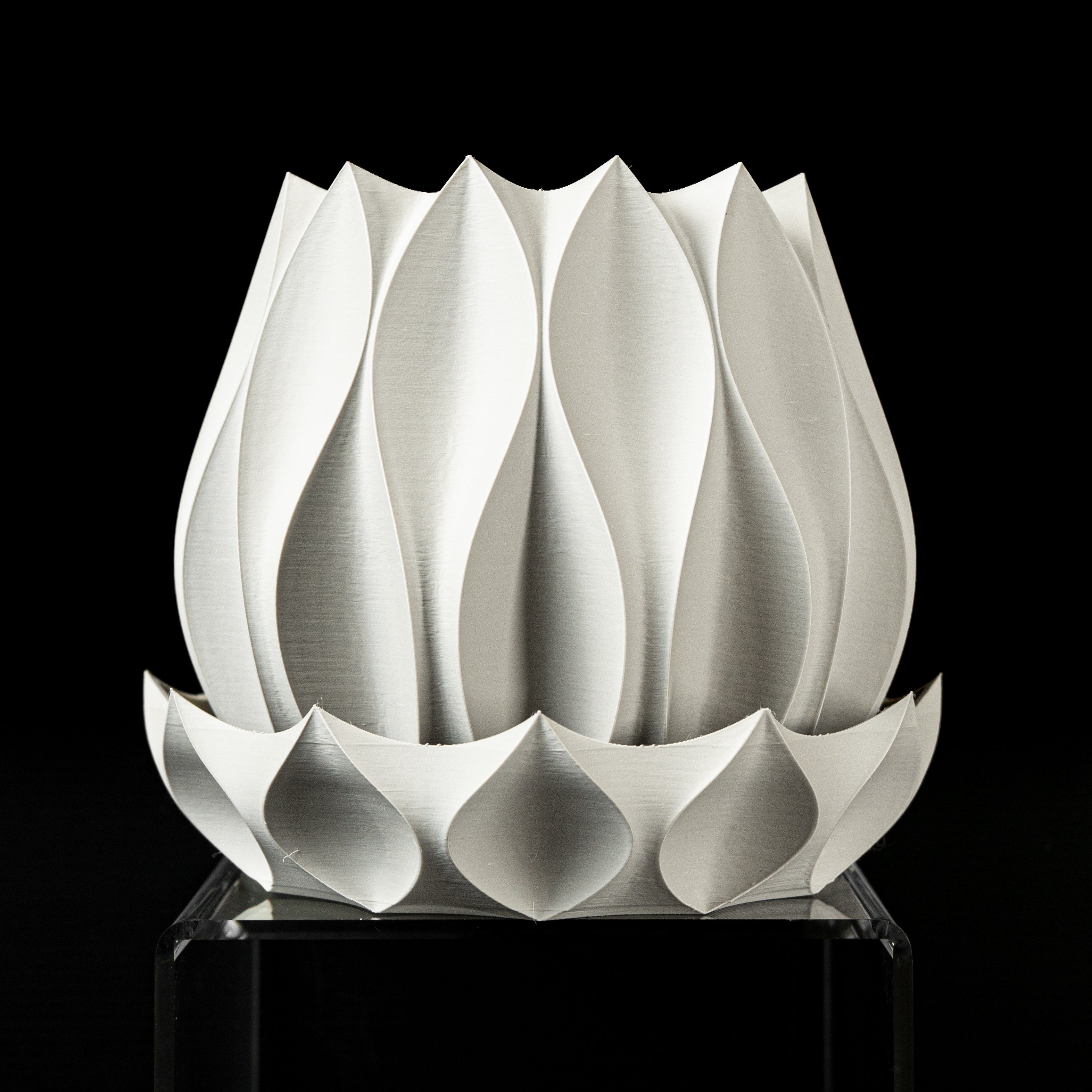 Petal Sculptural Planter – Modern 3D-Printed Design include tray