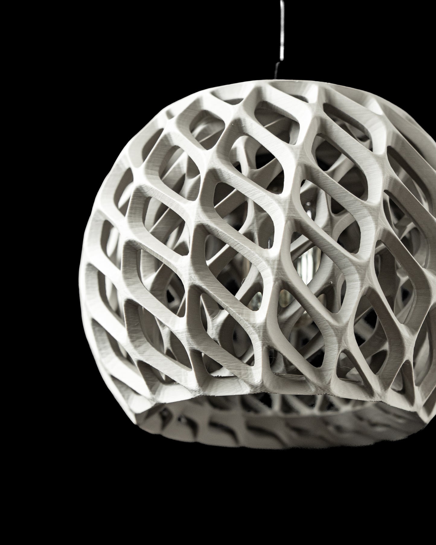 Loop Pendant Lamp Shade – Modern Sculptural Design for E26/E27 LED Bulbs