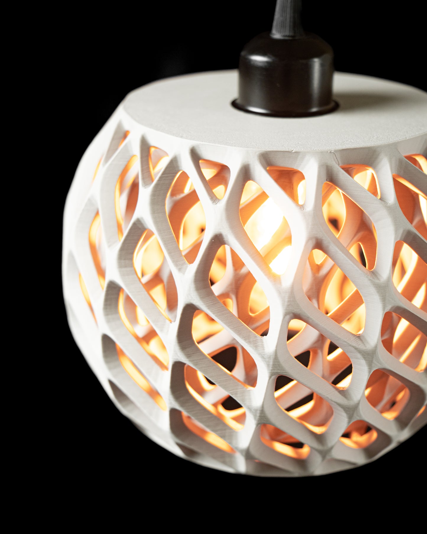 Loop Pendant Lamp Shade – Modern Sculptural Design for E26/E27 LED Bulbs