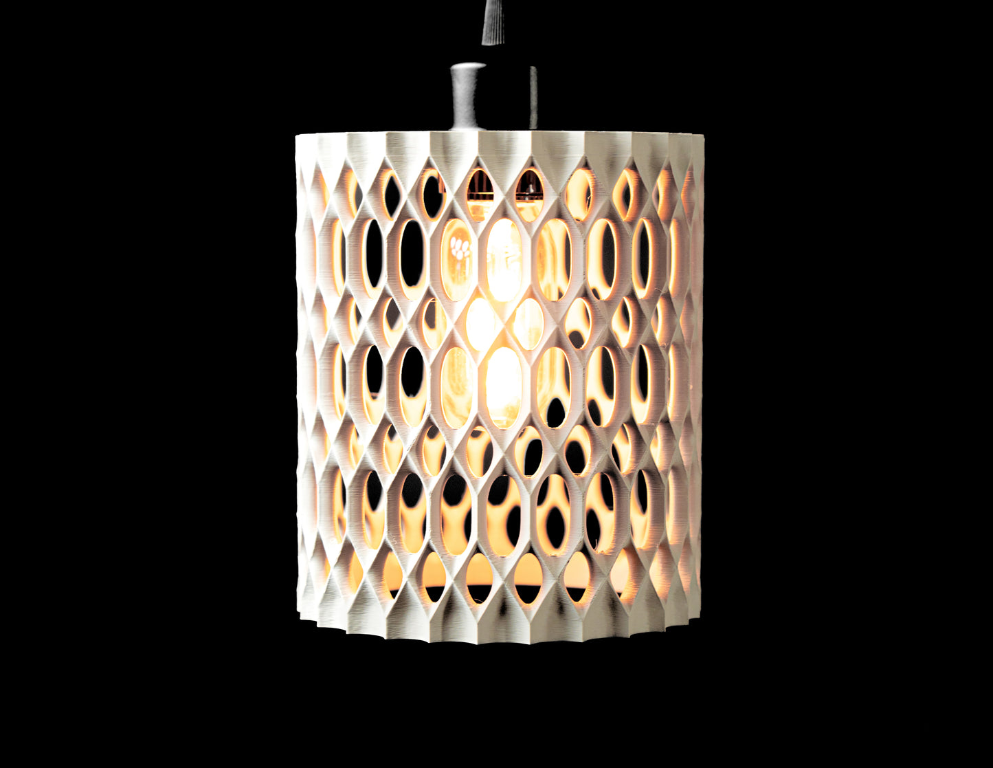 Chain Lamp Shade – Bold Modern Pendant for E26/E27 LED Bulbs