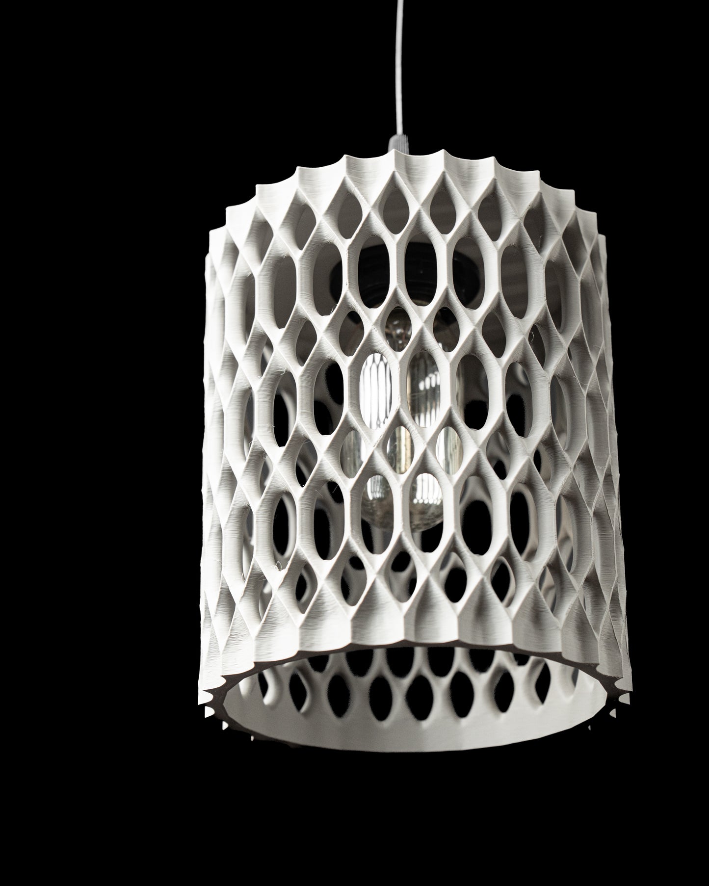 Chain Lamp Shade – Bold Modern Pendant for E26/E27 LED Bulbs