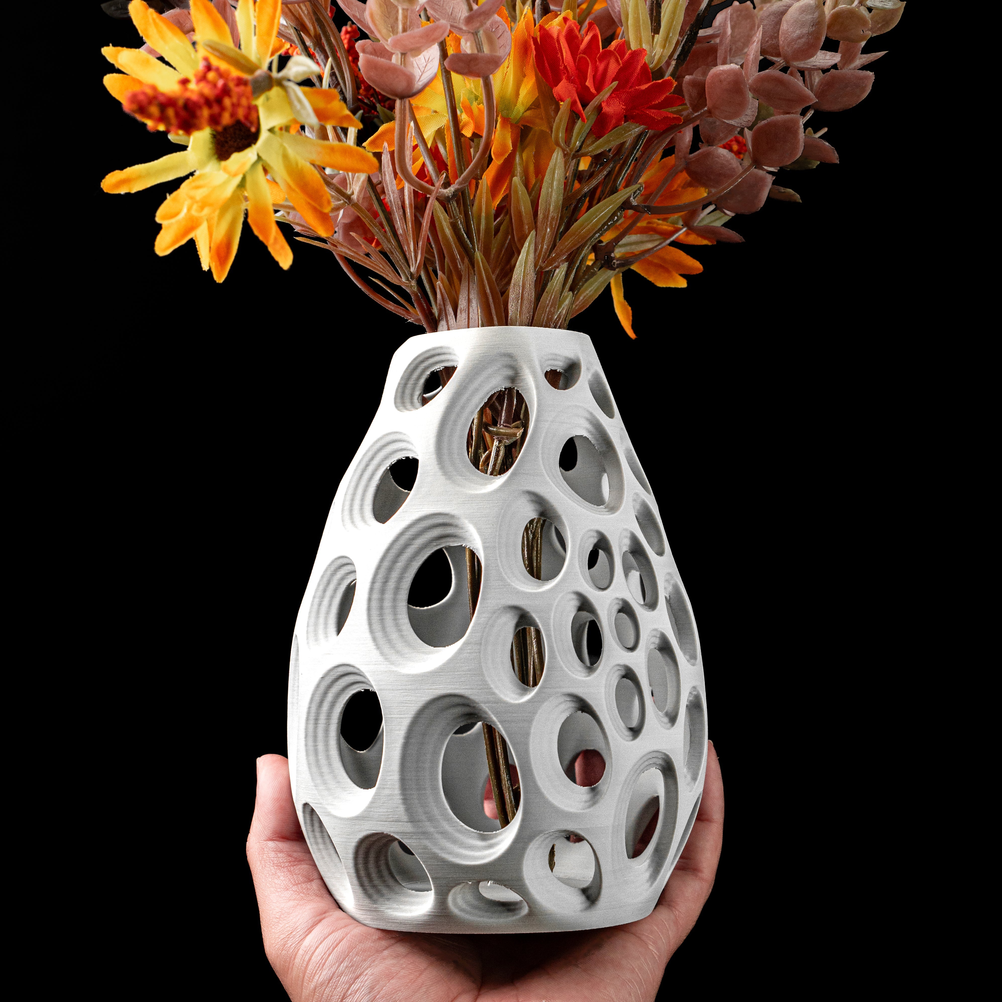 Modern Sculptural Vase – 20 cm