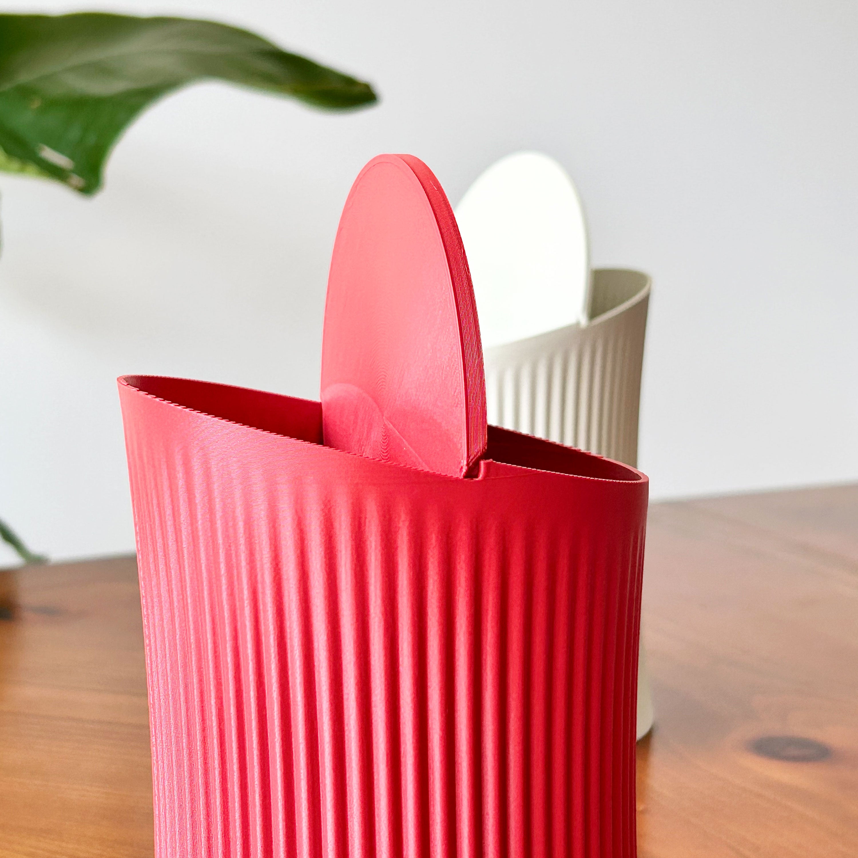 MINKY | Desktop bin Desk Bin with Removable Lid – Minimalist Office Wastebasket
