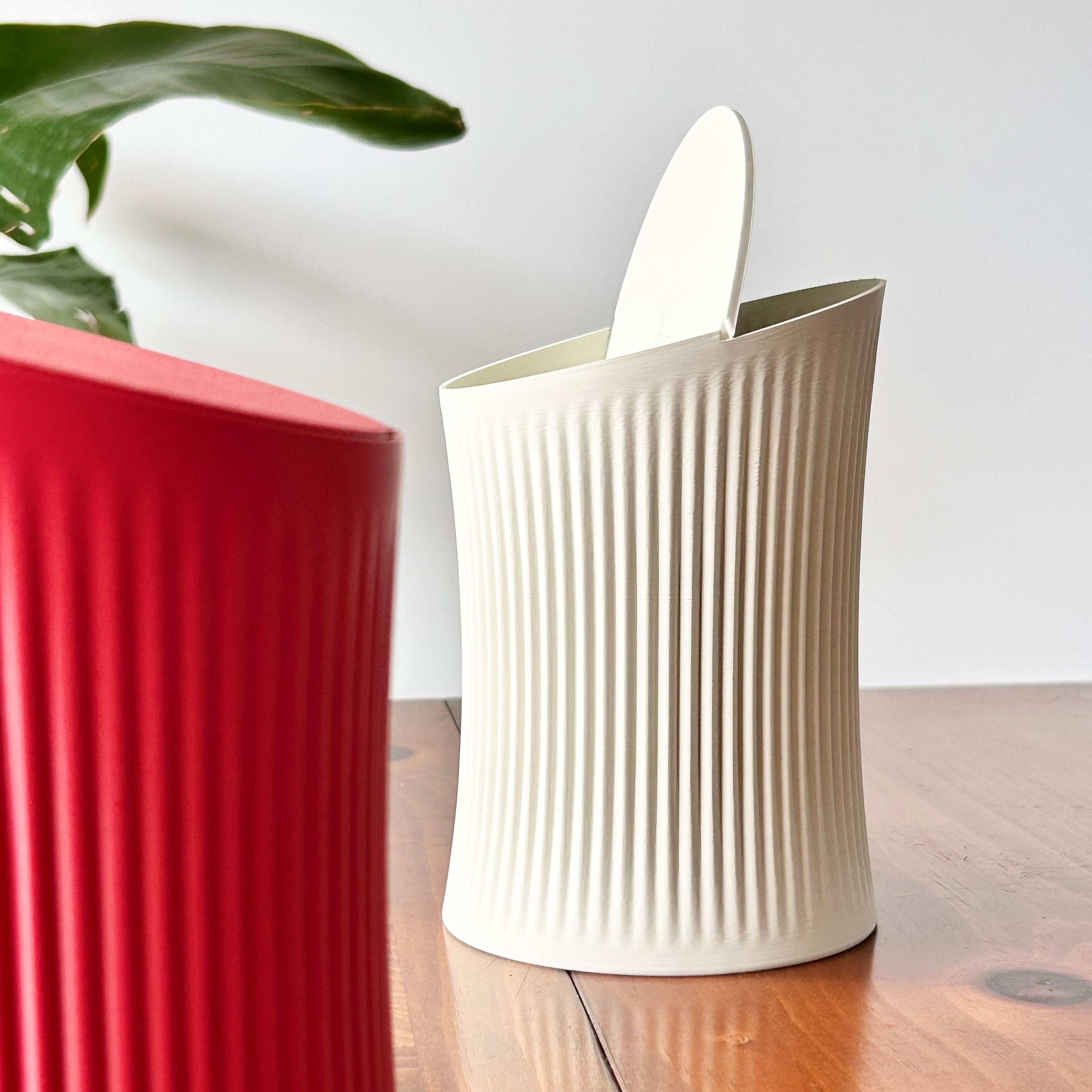 MINKY | Desktop bin Desk Bin with Removable Lid – Minimalist Office Wastebasket