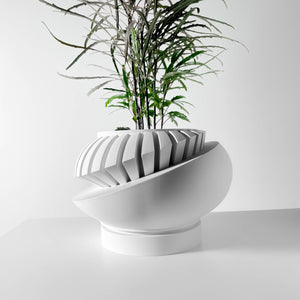 Luxar – Modern Angled Planter