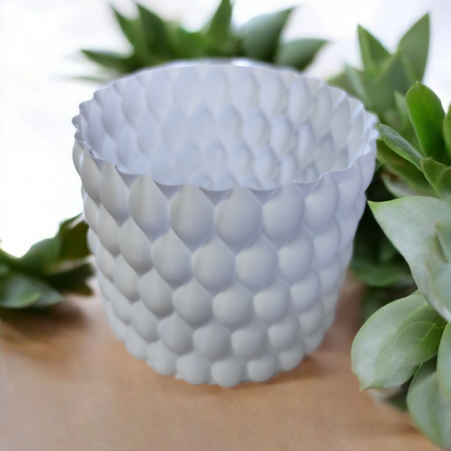 Modern curves planter pot
