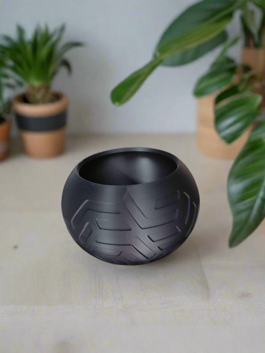 Sinister Select Tread Planter Pot inc tray