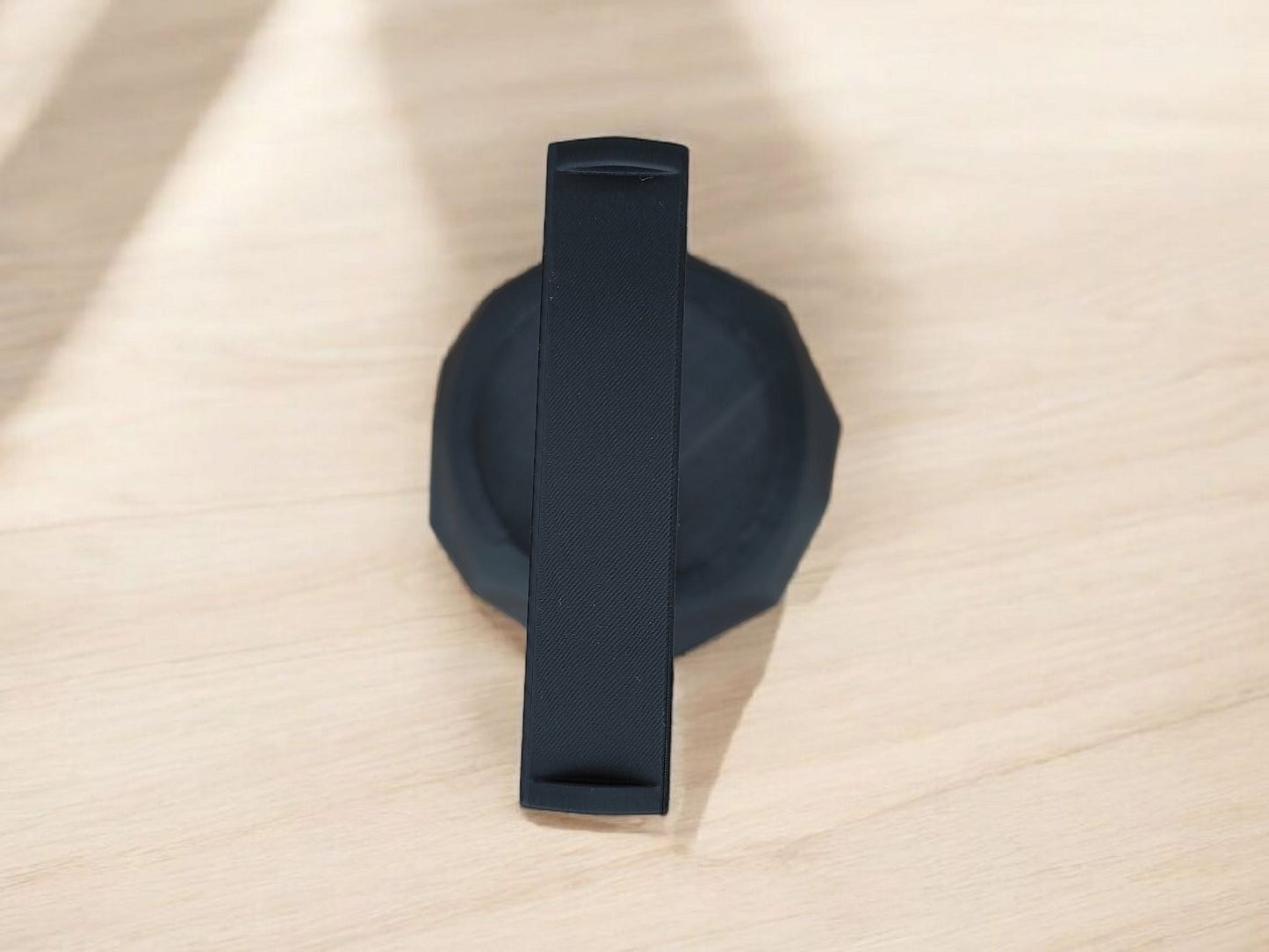 TheRock – A Headphone Stand that’s Low-Poly High-Style and Built Like a Tank