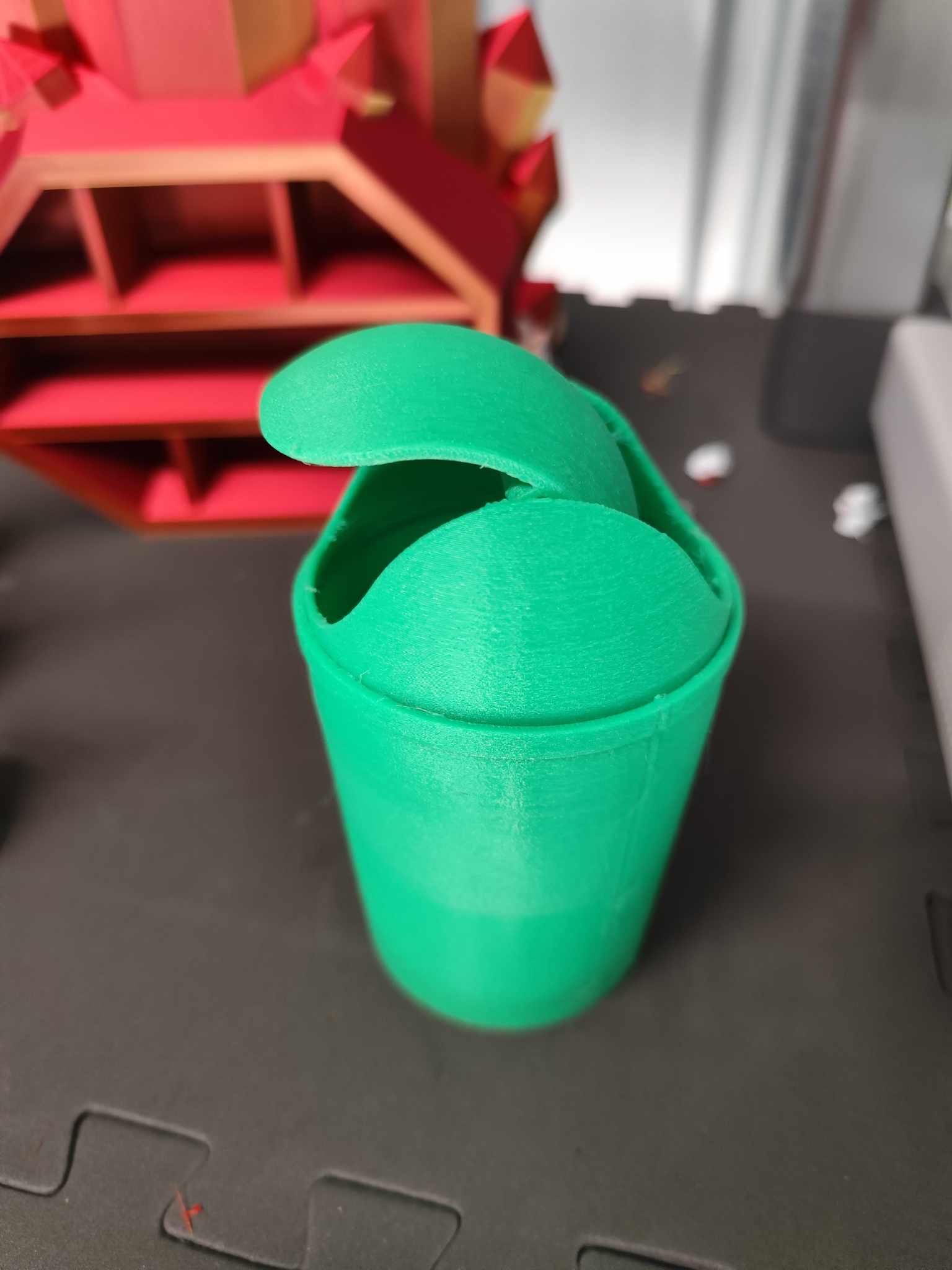 3D Printed Mini Car Trash Can, Fun & Functional Auto Organizer, Ideal for Keeping Your Car Tidy, Unique Gift for Drivers