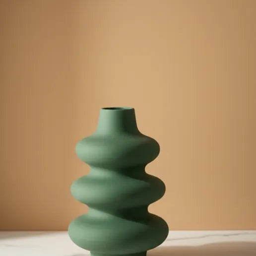 Sinister Select Step Swing Vase