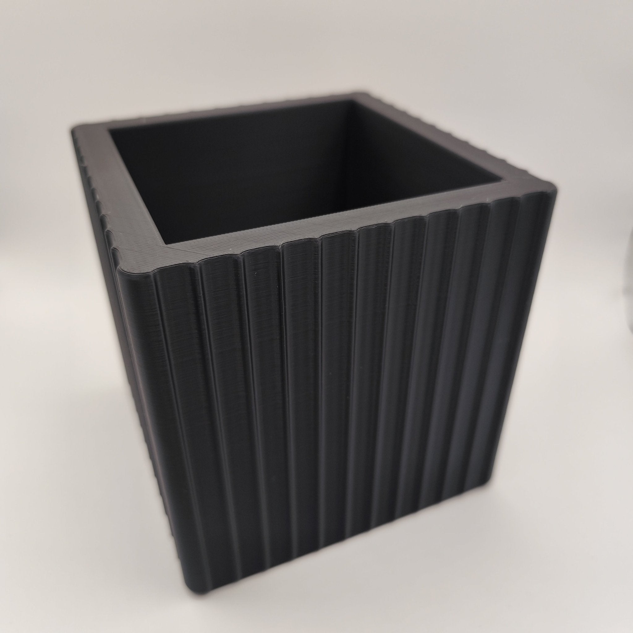Kitchen utensil holder - SinisterStyle