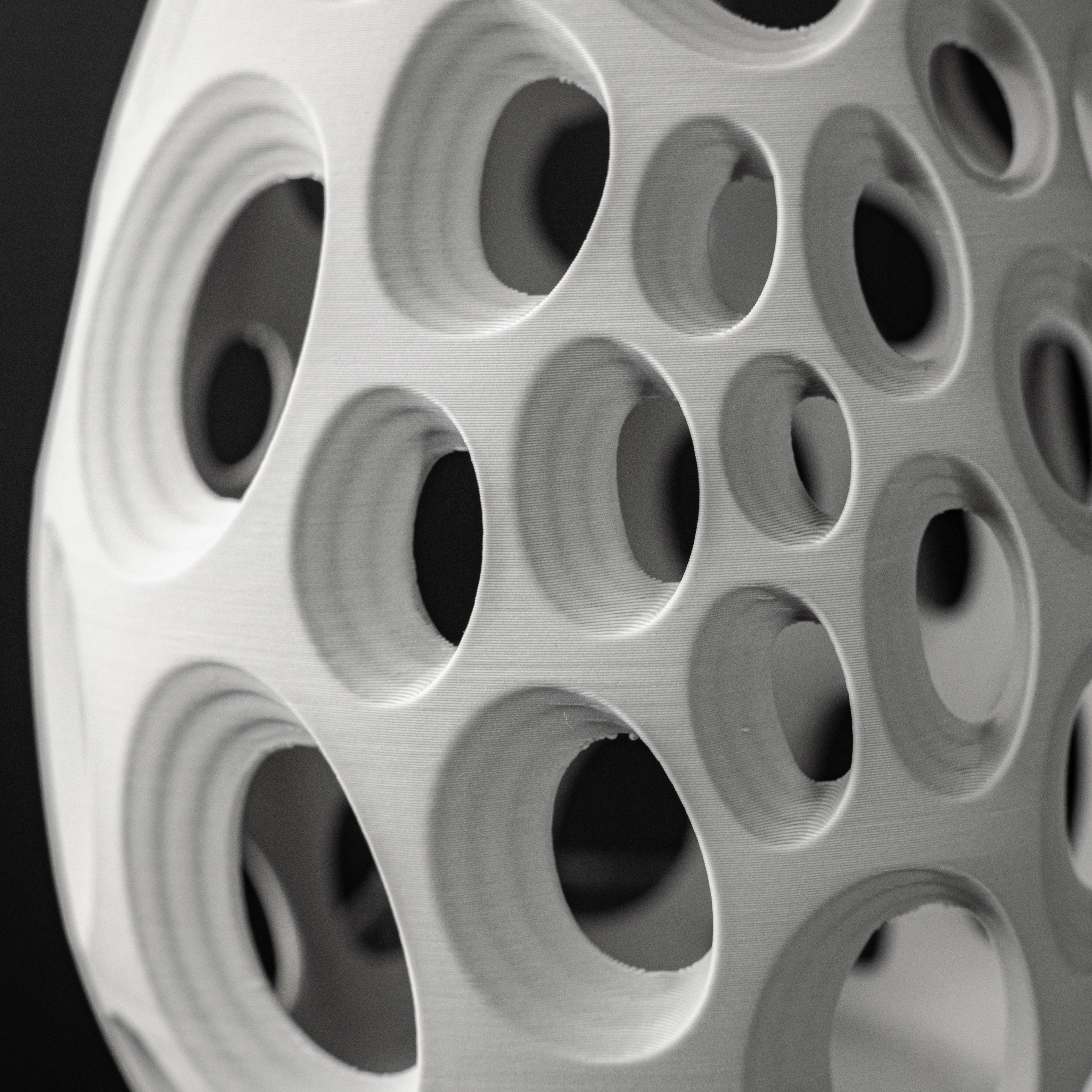 Modern Sculptural Vase – 20 cm