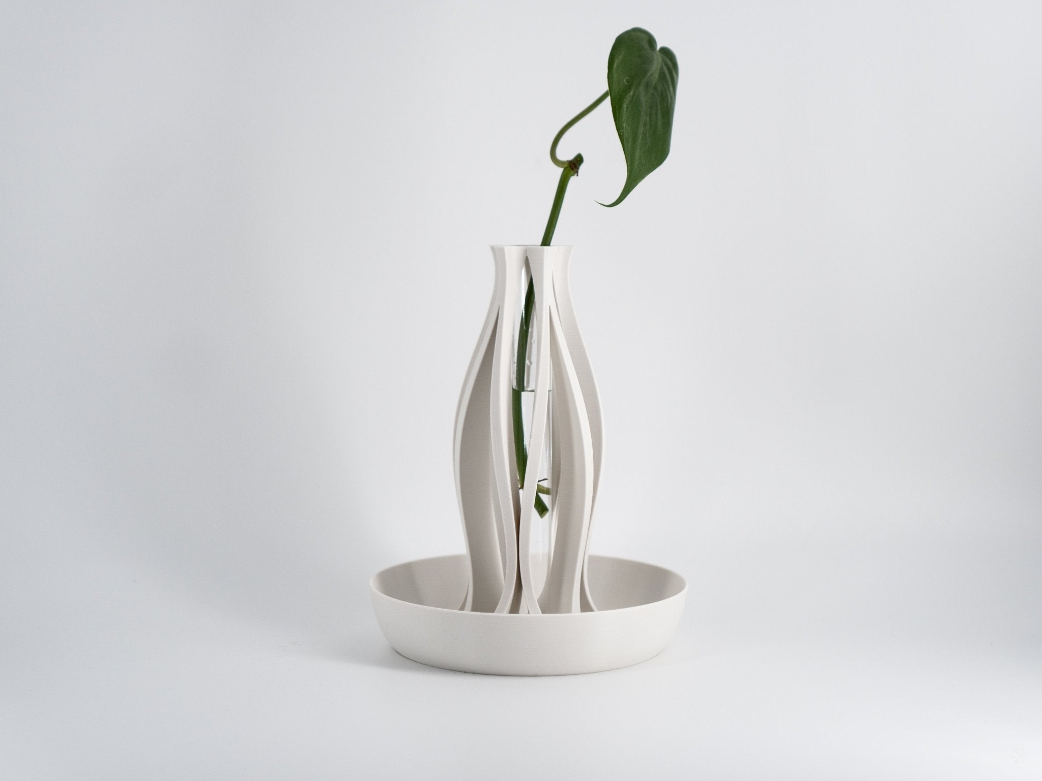 Emberflare Vase – Modern Minimalism - SinisterStyle