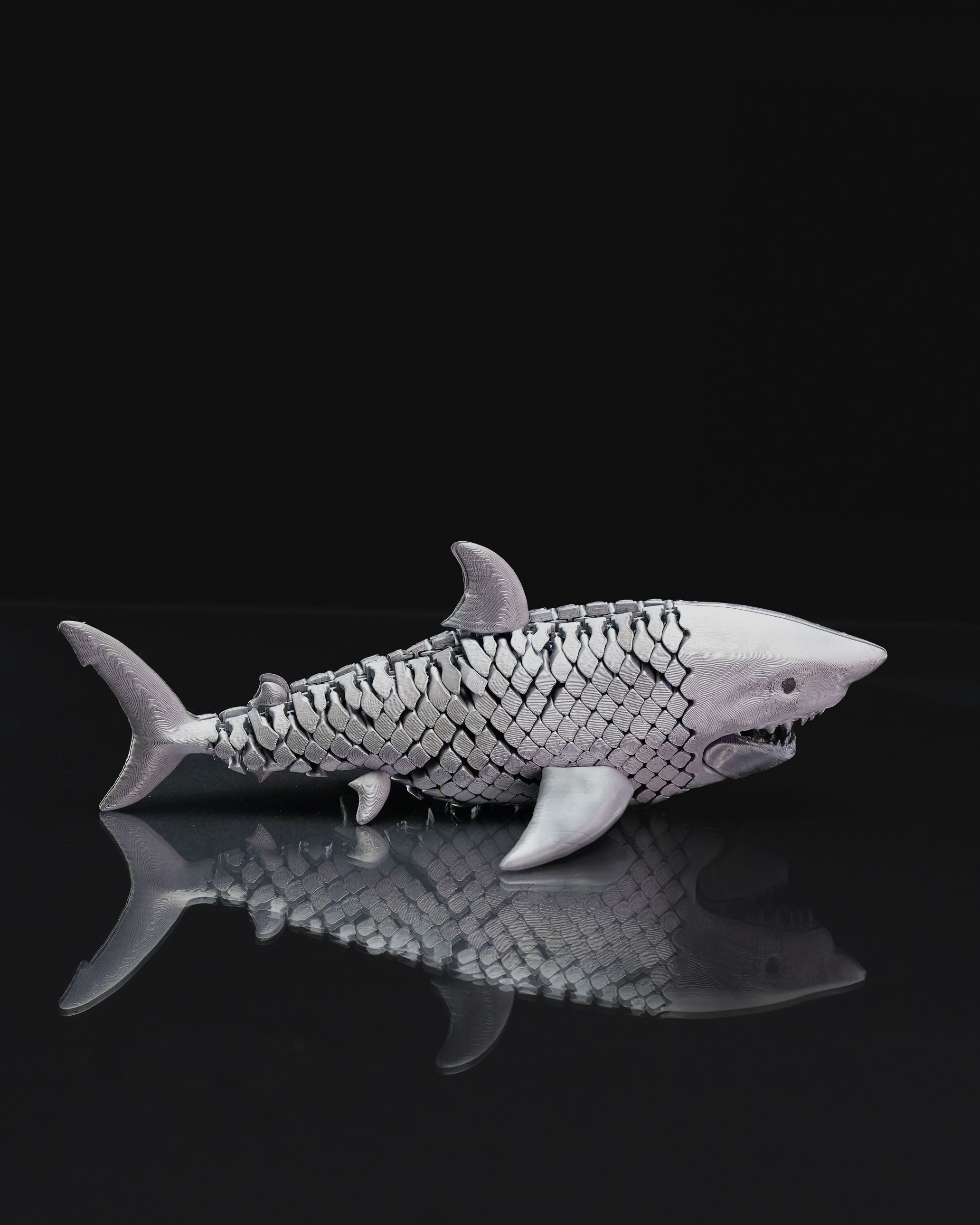 Great White Shark 3D Printed Toy – Realistic Articulated Fish, Deep Sea Fidget Toy, Tropical Fish Decor, Quiet Desk Fidget for Adults & Kids