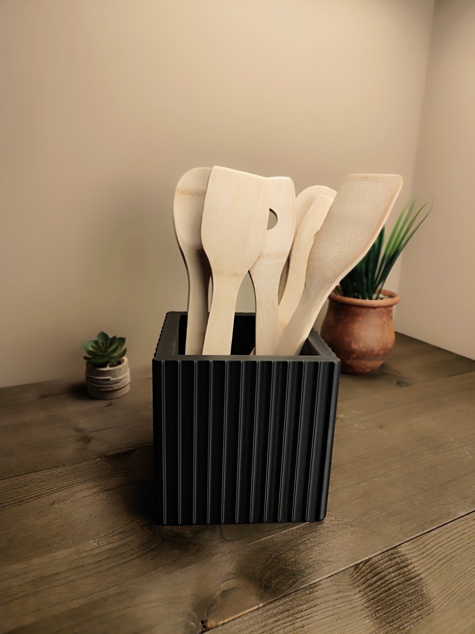 Kitchen utensil holder - SinisterStyle