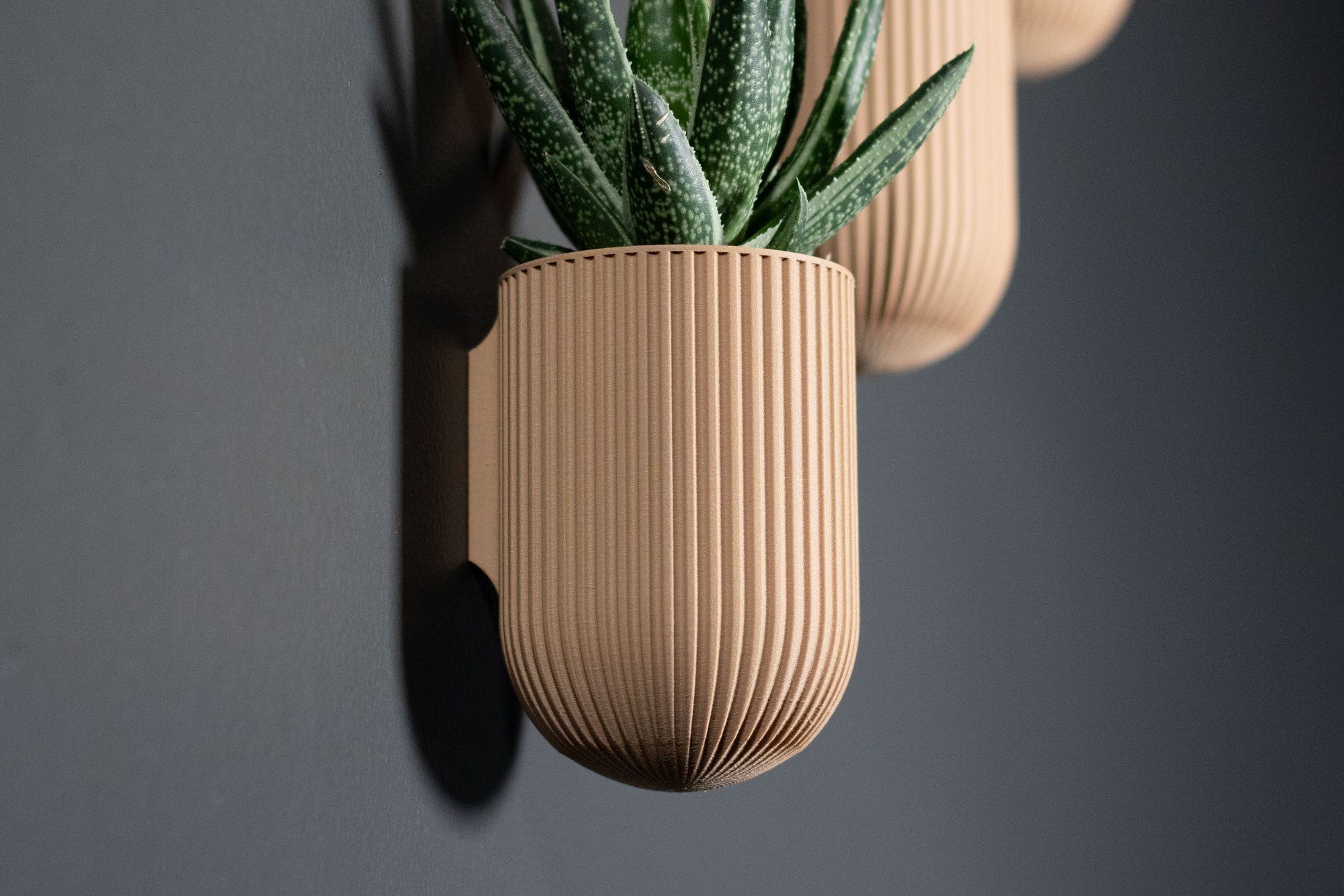 Ira Curves Wall Planter Pot