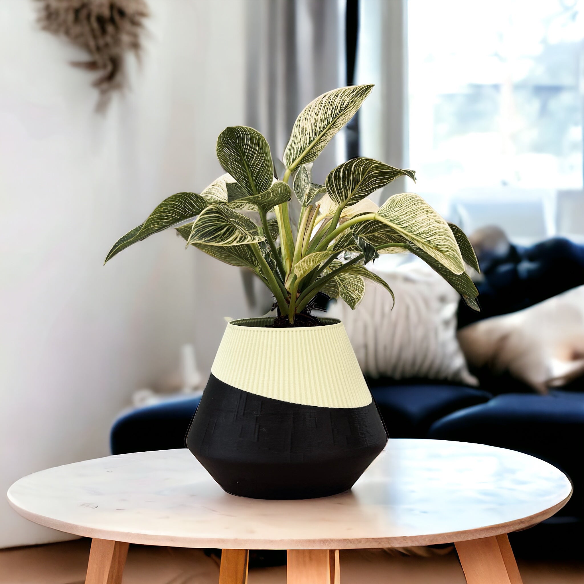 PISA Self Water Planter