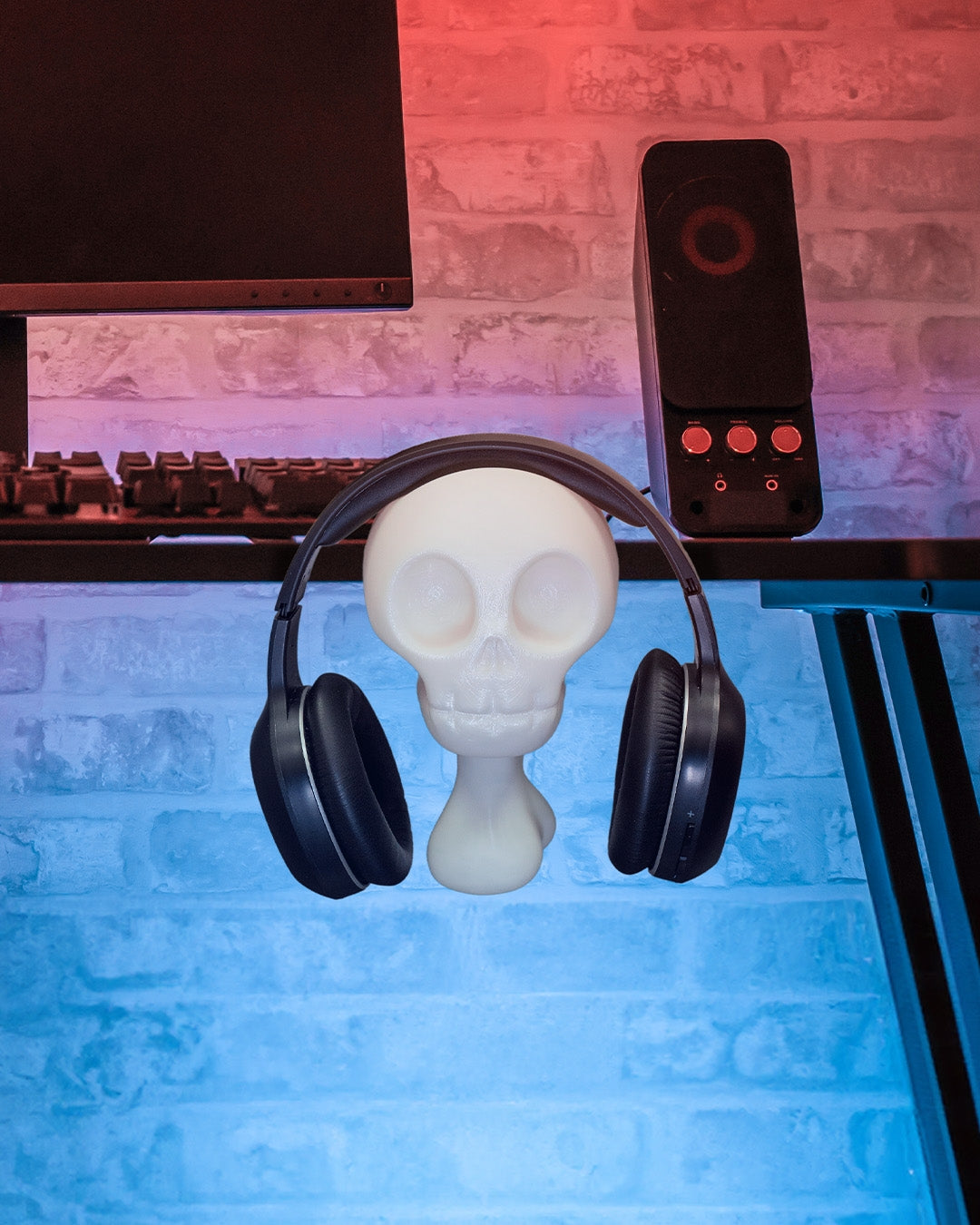 Skull Headphone Holder Clamp – Spooky & Stylish Headset Stand for Desk or Shelf