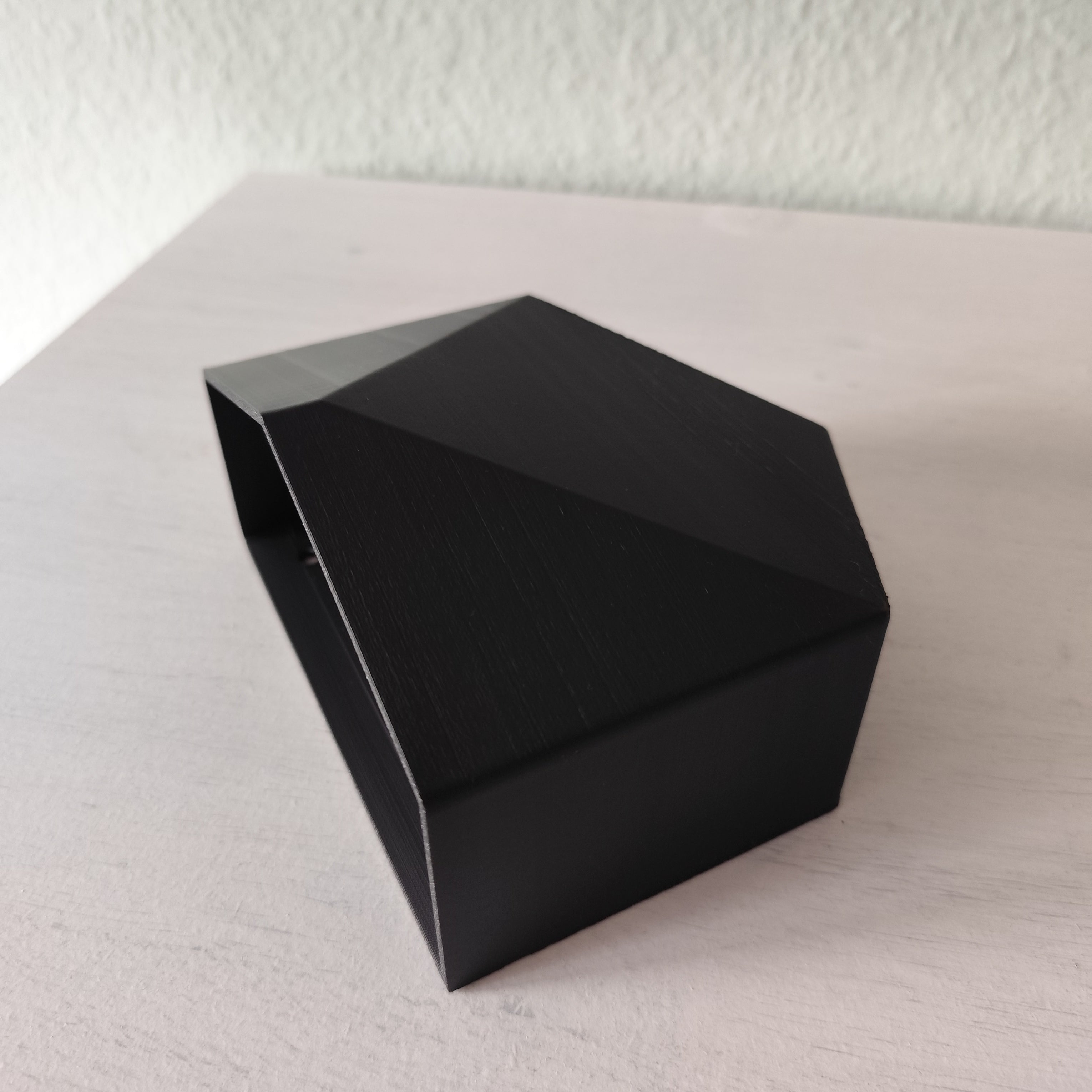 Modern Low Poly Wall Planter Pot