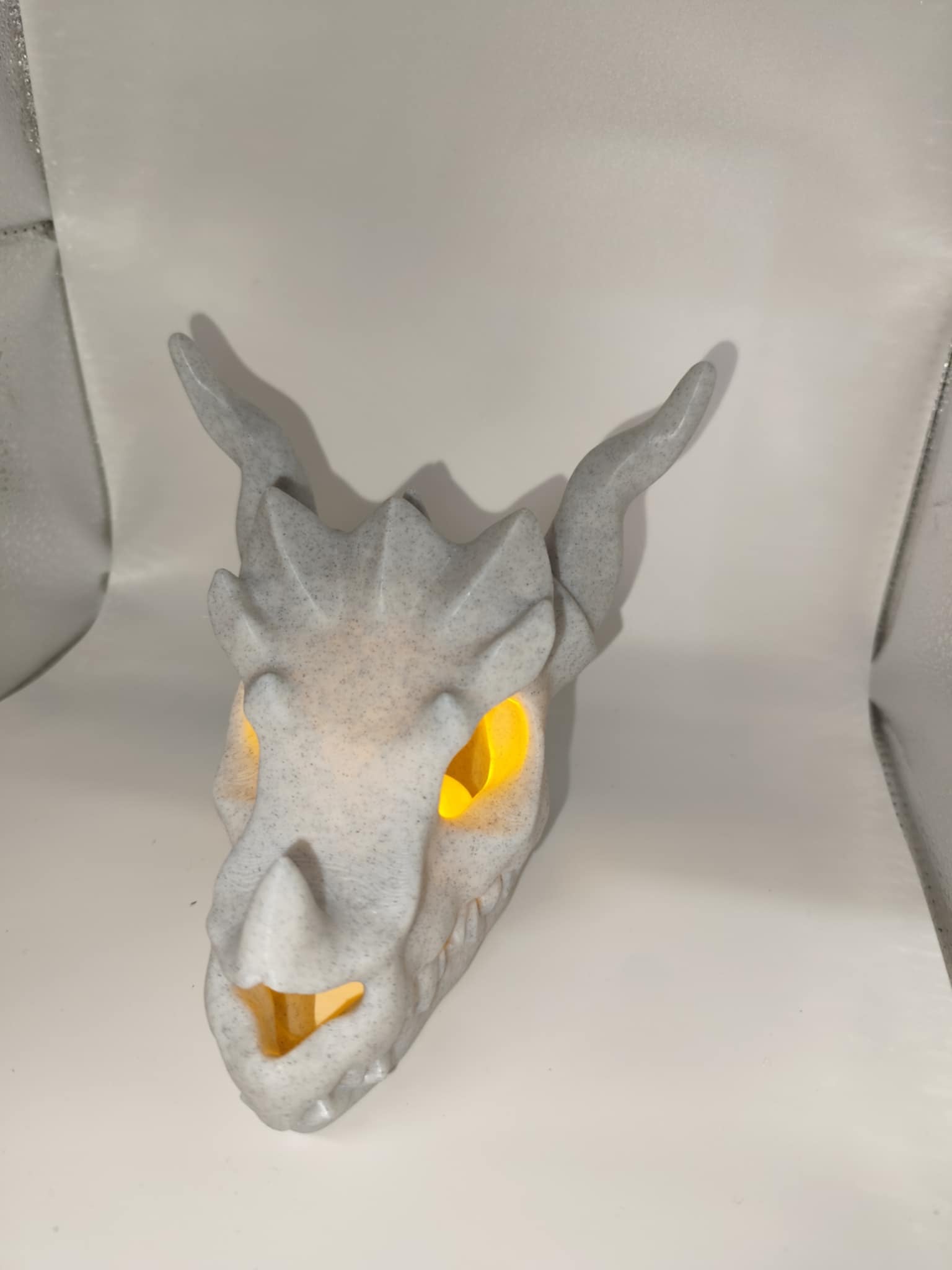 Dragon Skull 3D Printed Decor, LED Candle Holder for Mystical Home Accents, Perfect Fantasy Gift for Collectors and Creatives