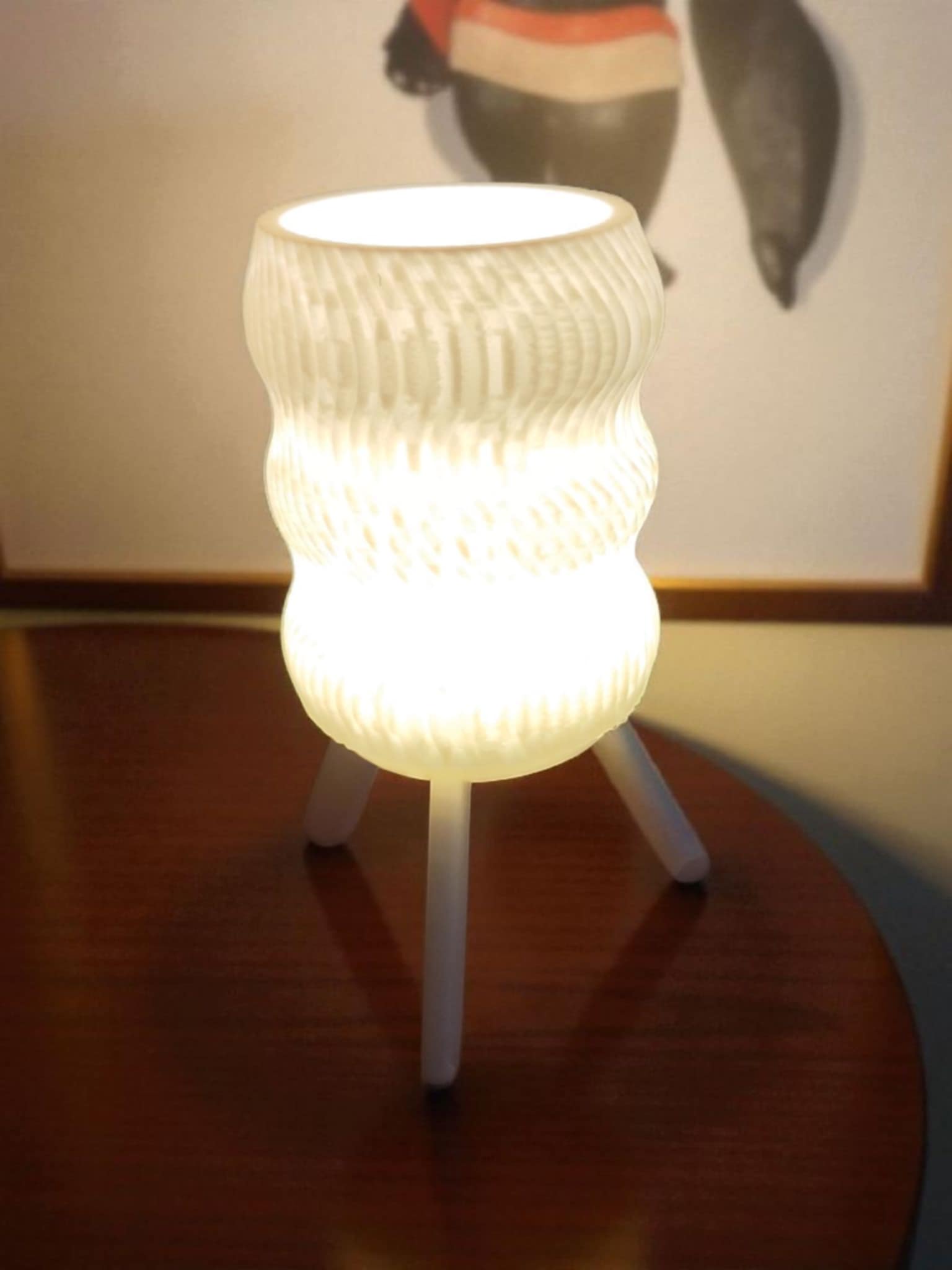 Ripple Glow Table Lamp – Cordless, Dimmable & USB-Rechargeable (18cm)
