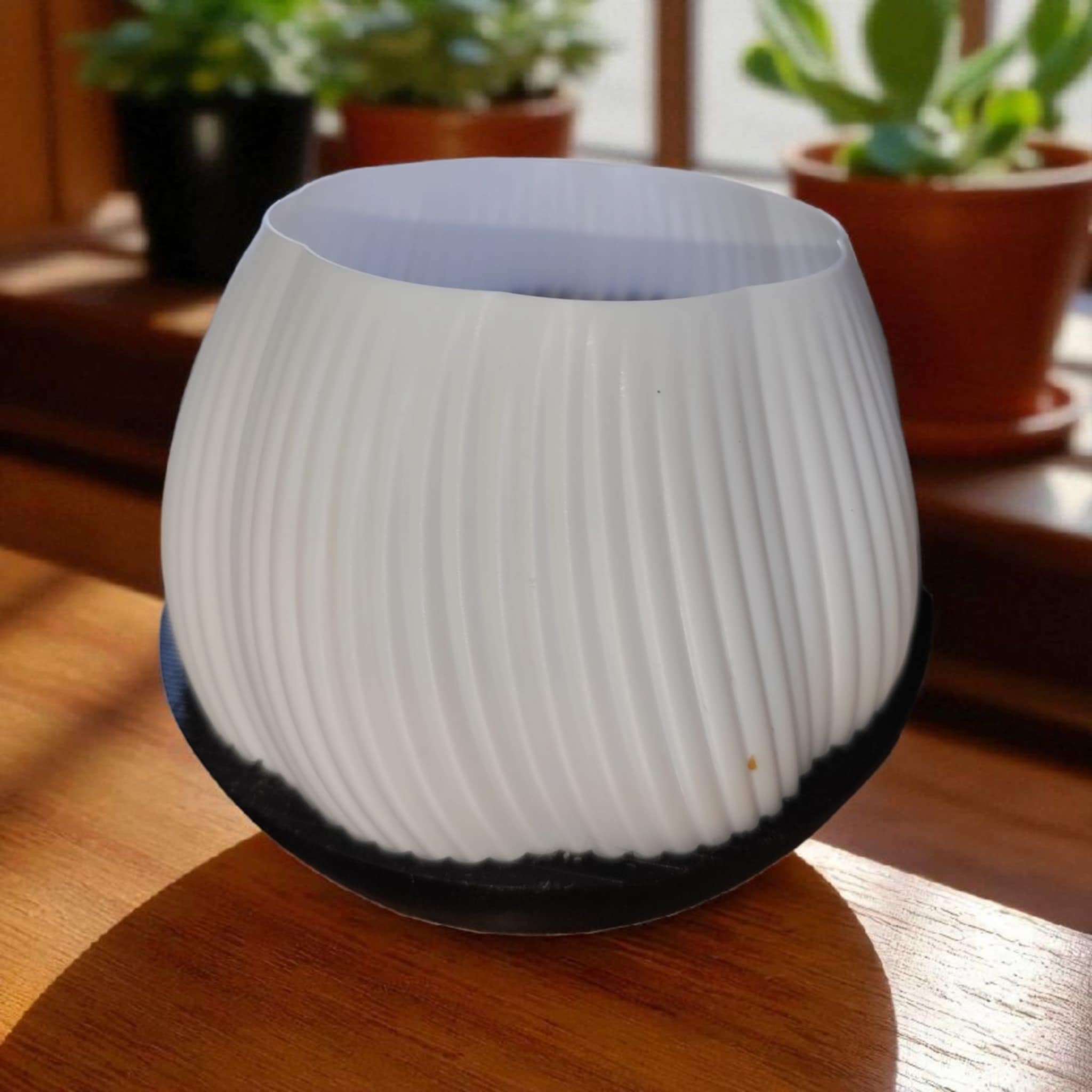 Bloomberg Planter – Eco-Friendly Design 🌿✨