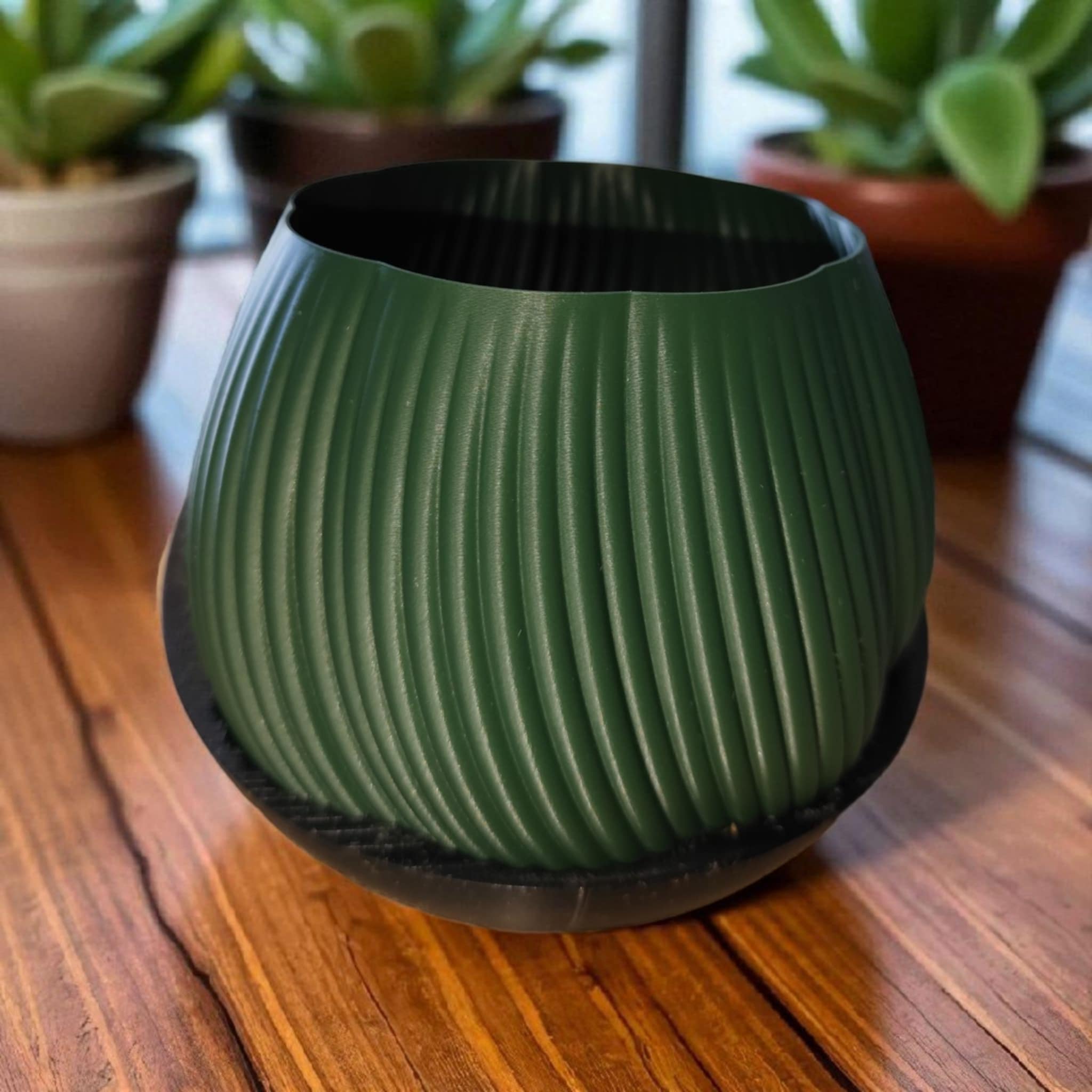Bloomberg Planter – Eco-Friendly Design 🌿✨