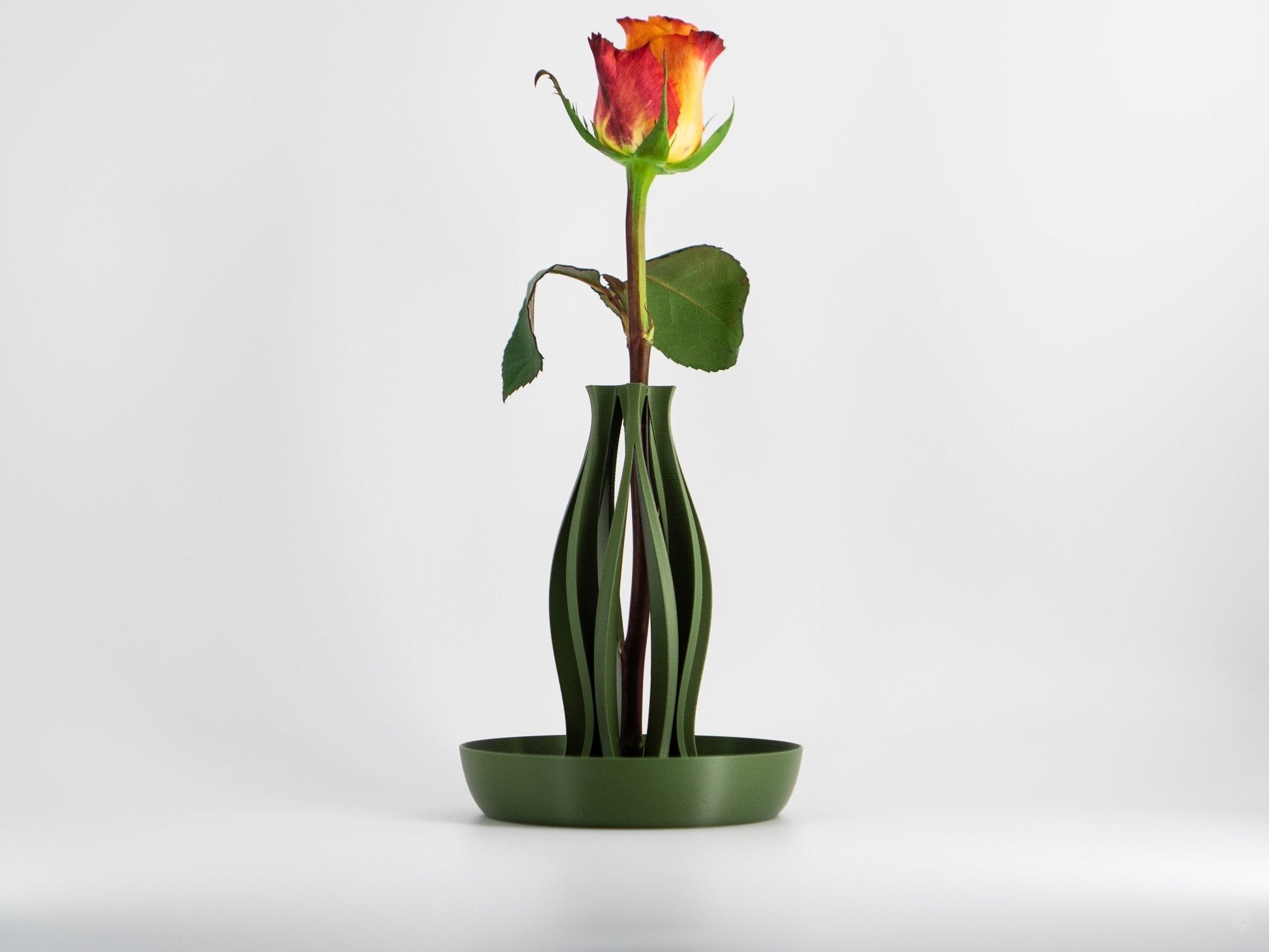 Emberflare Vase – Modern Minimalism