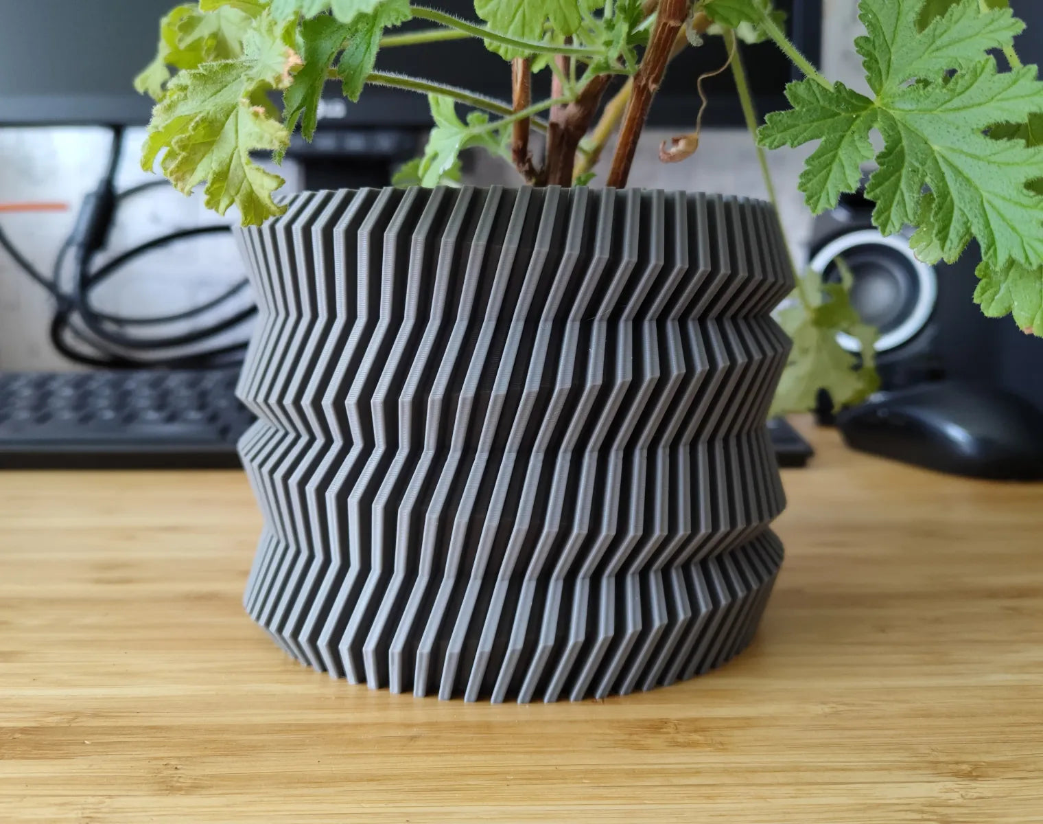 Sinister Select Verta Pot Planter
