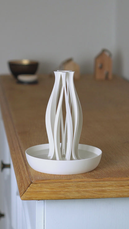 Emberflare Vase – Modern Minimalism