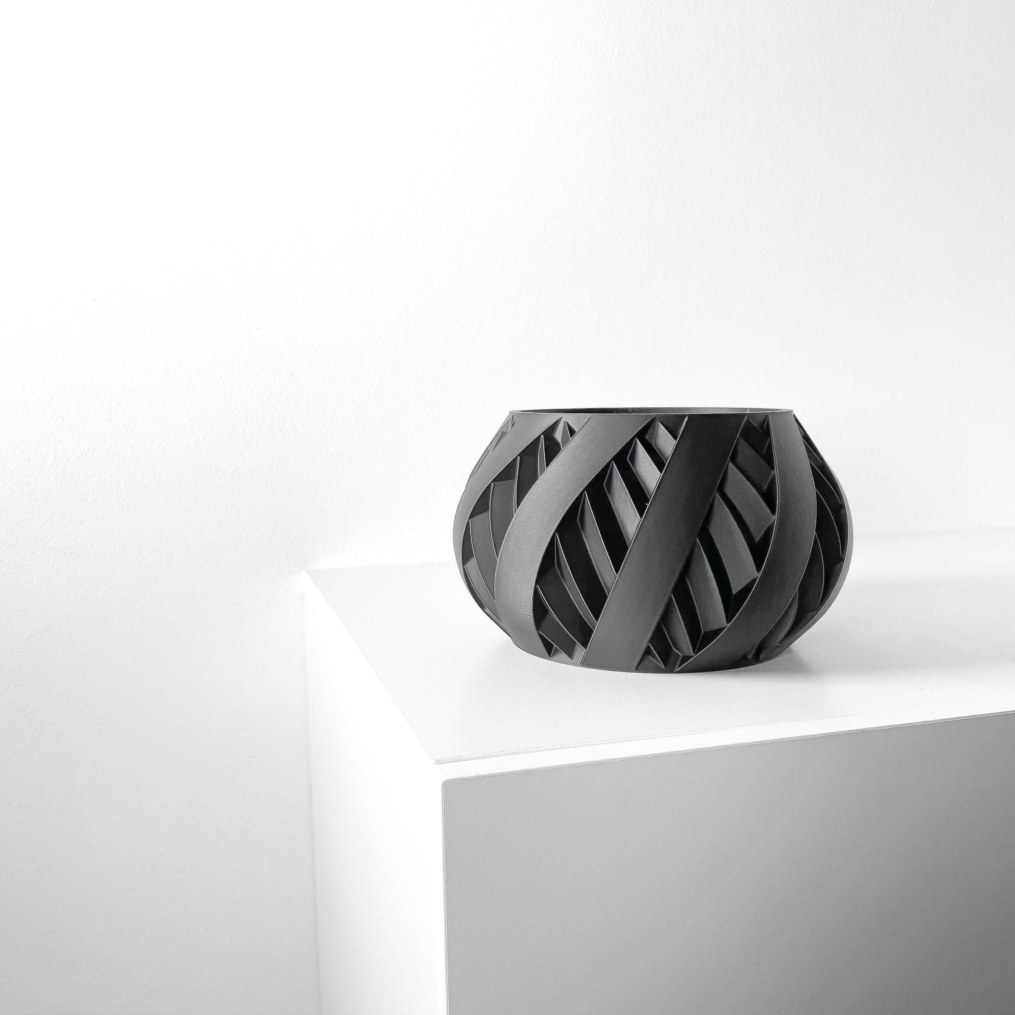 Silvo Planter Pot