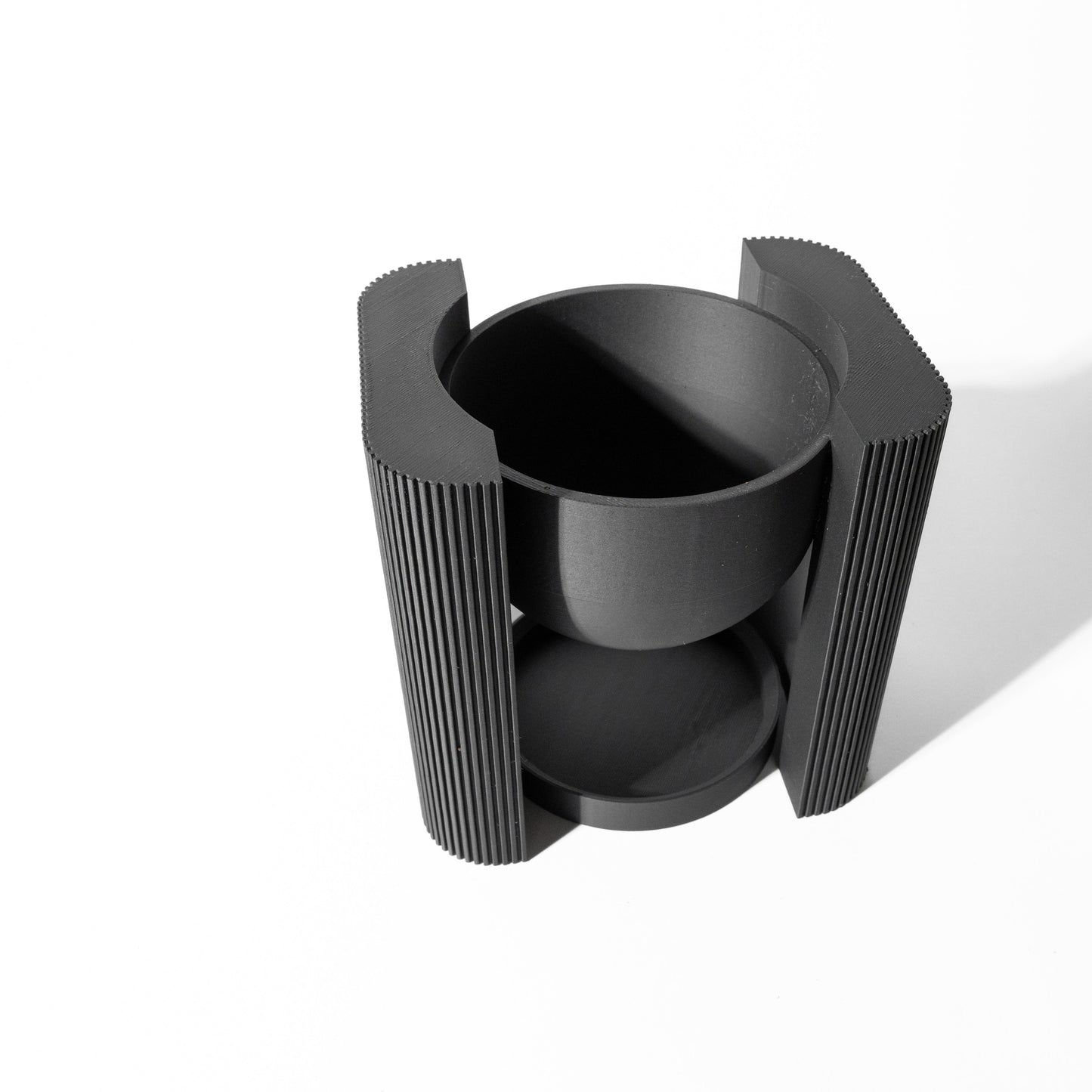 The Avor Planter Pot stand with tray