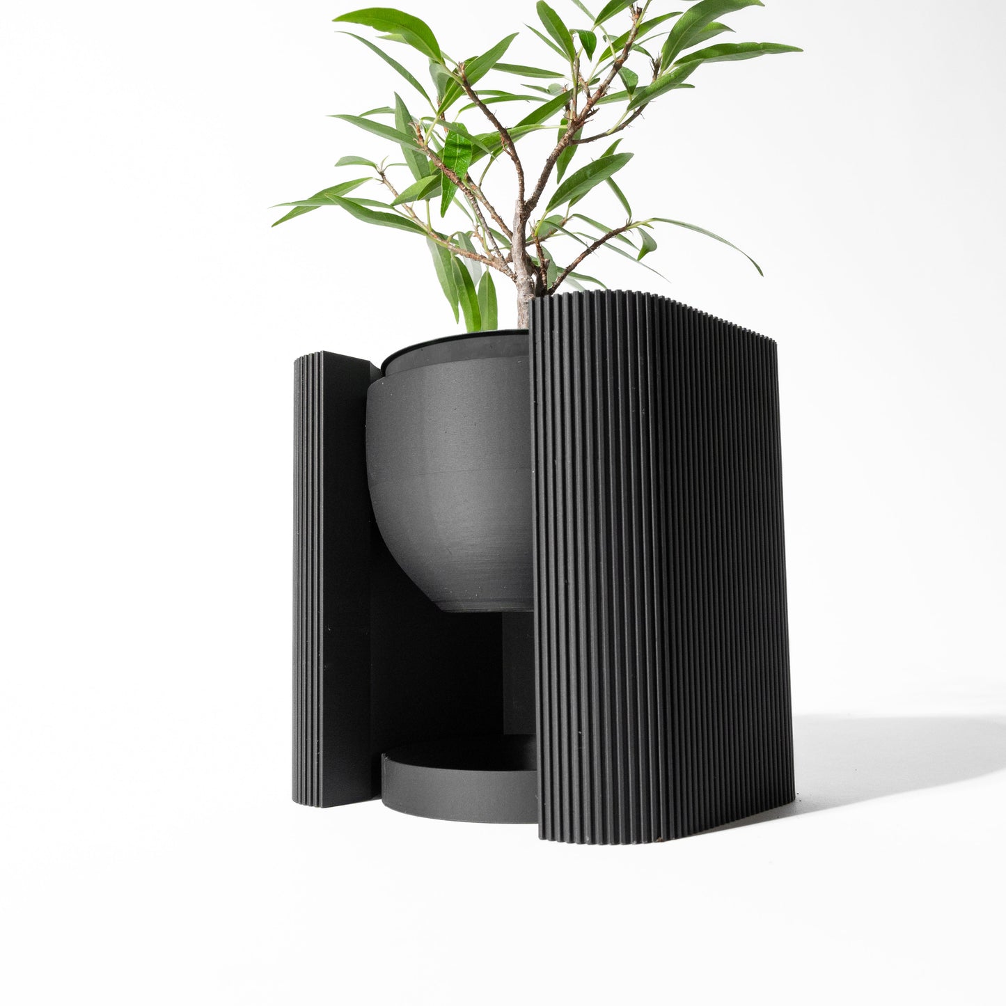 The Avor Planter Pot stand with tray