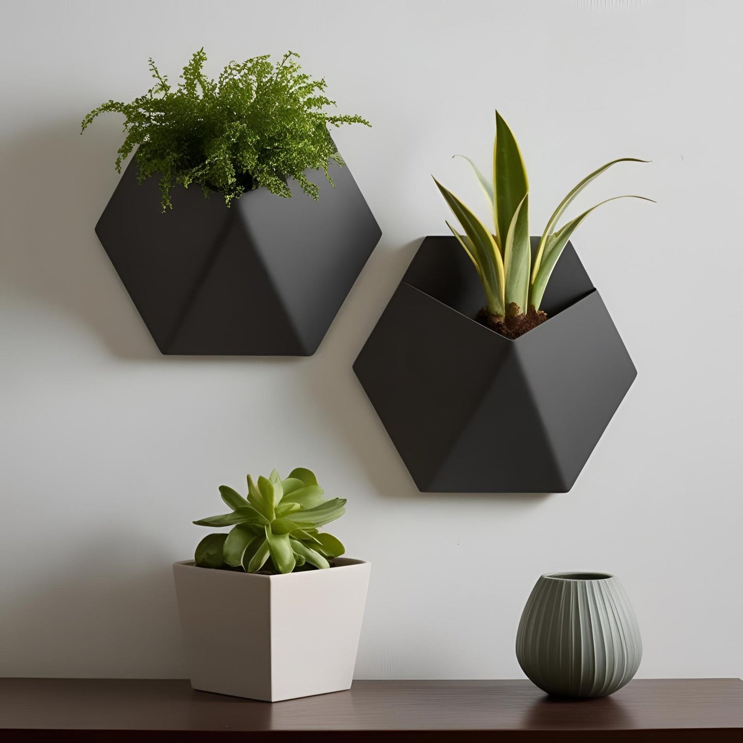 Wall-Mounted Minimalist Plant Pot ’Stealth’